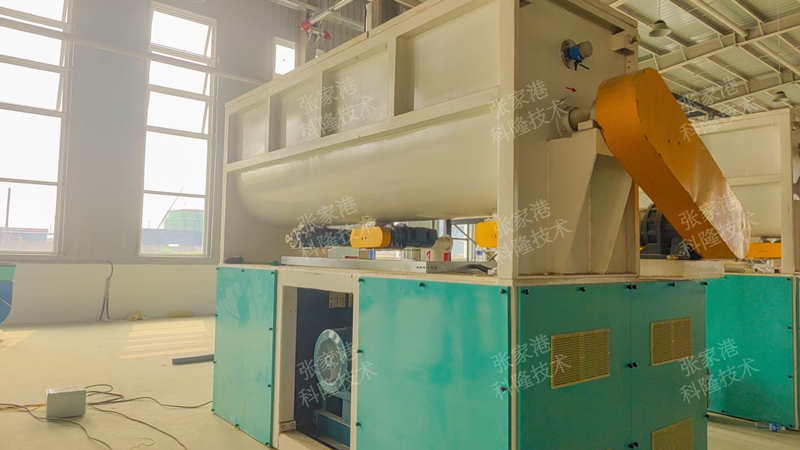 Xingtai-6000L-horizontal-screw-belt-mixer13